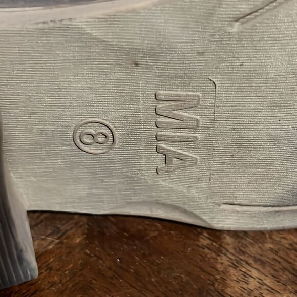 🔥🔥 MIA Boots Womens 8M Round Toe Ankle Booties Heels Comfort Brown Suede - EUC - Picture 9 of 10